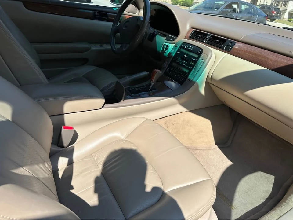 1999 Lexus SC400 - Image 13 of 20