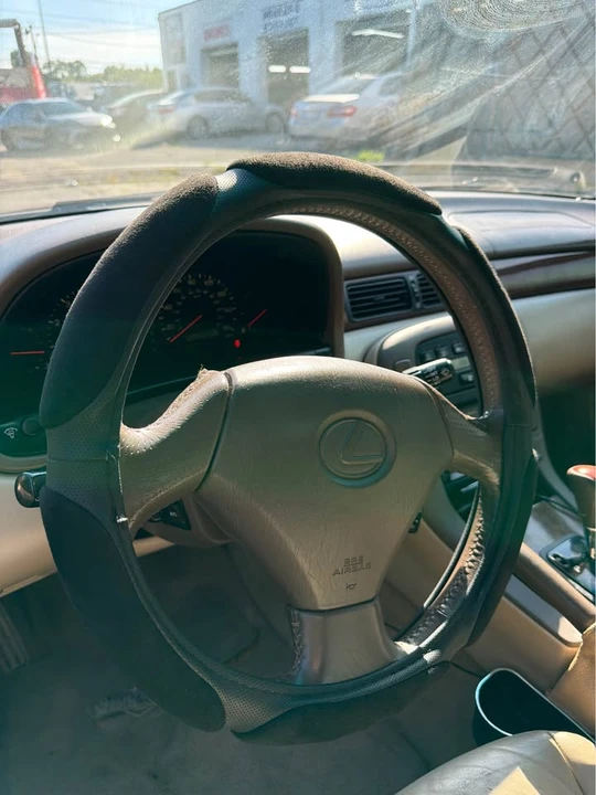 1999 Lexus SC400 - Image 13 of 20