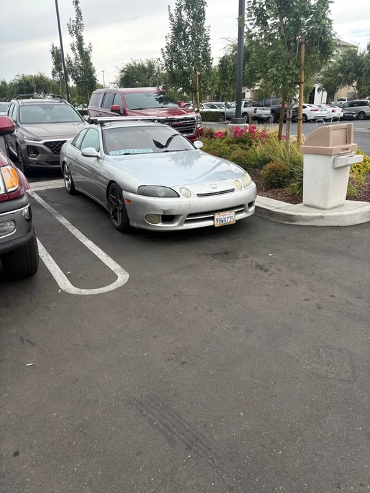 1999 Lexus SC400 - Image 5 of 9