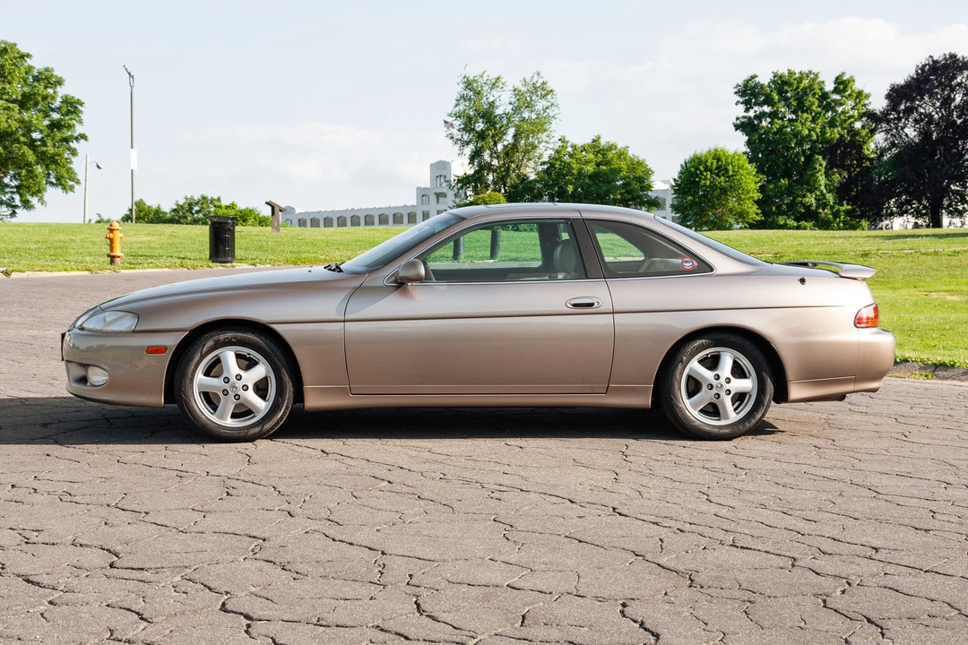1999 Lexus SC400 - Image 8 of 31