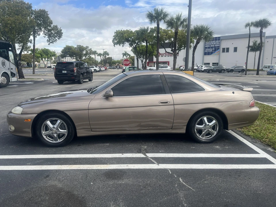 1999 Lexus SC400 - Image 10 of 31