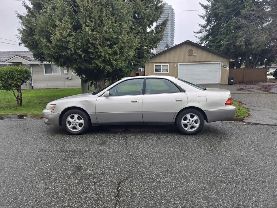 1999 Lexus ES 2nd Gen - Image 3 of 8