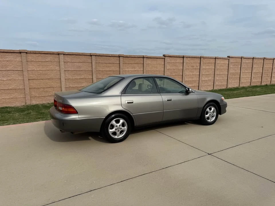 1999 Lexus ES 3rd Gen - Image 3 of 8