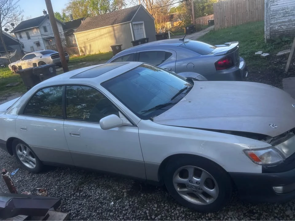 1999 Lexus ES 3rd Gen - Image 2 of 3