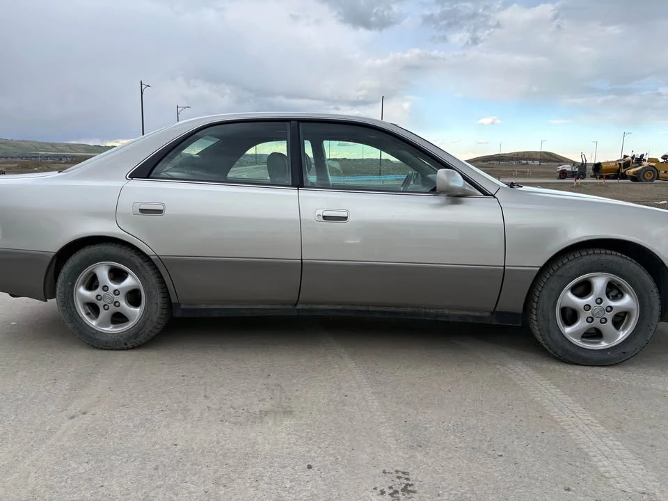 1999 Lexus ES 3rd Gen - Image 3 of 11