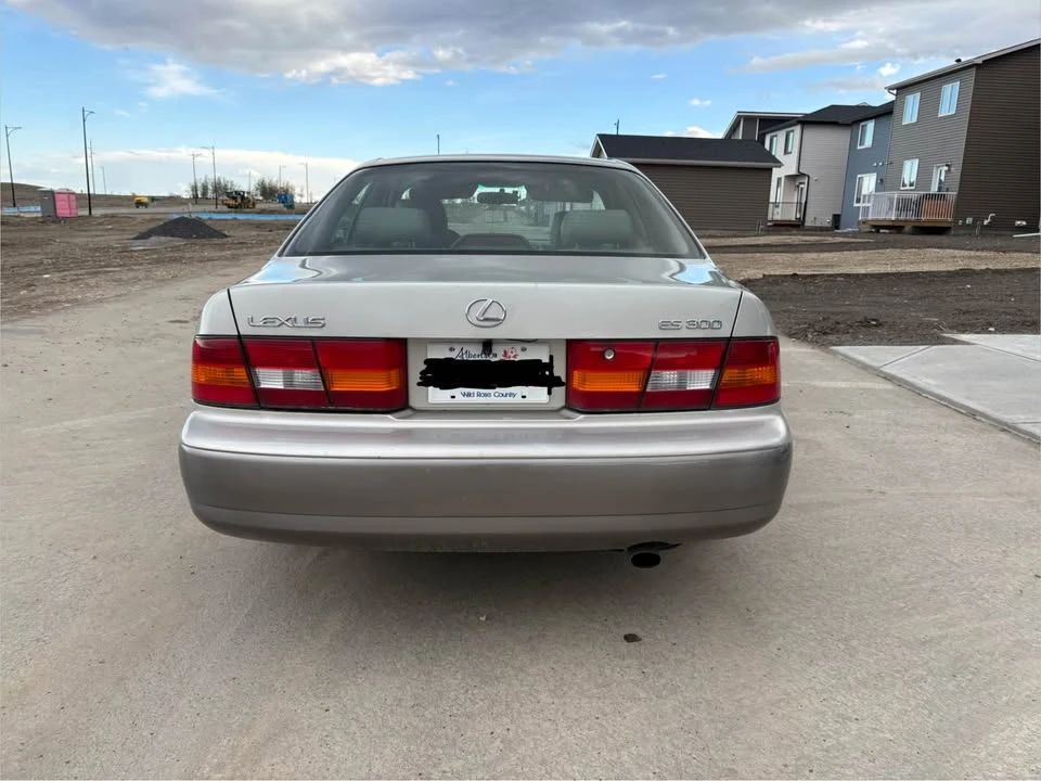 1999 Lexus ES 3rd Gen - Image 2 of 11