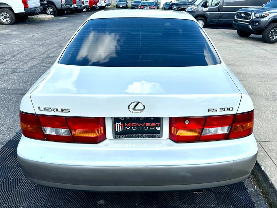 1999 Lexus ES 2nd Gen - Image 10 of 20