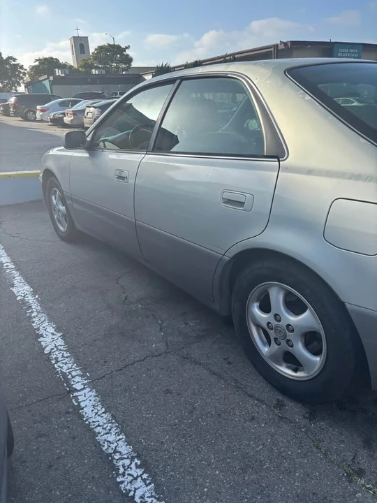 1999 Lexus ES 3rd Gen - Image 5 of 8