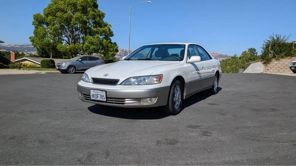 1999 Lexus ES 3rd Gen - Image 2 of 11