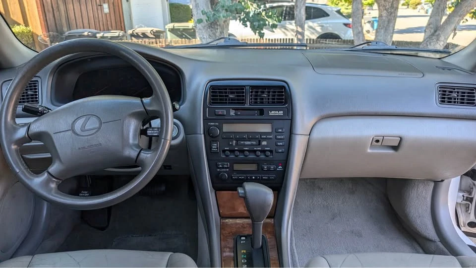 1999 Lexus ES 3rd Gen - Image 4 of 11
