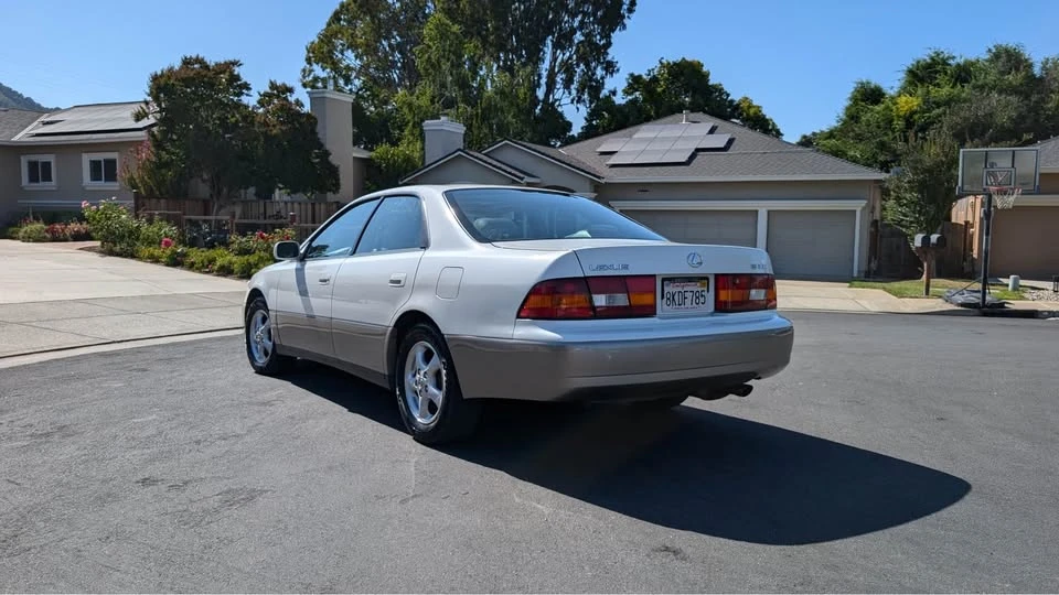 1999 Lexus ES 3rd Gen - Image 3 of 11