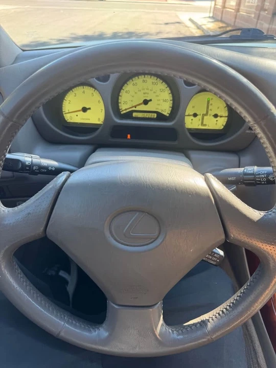 1999 Lexus GS 2nd Gen - Image 9 of 10