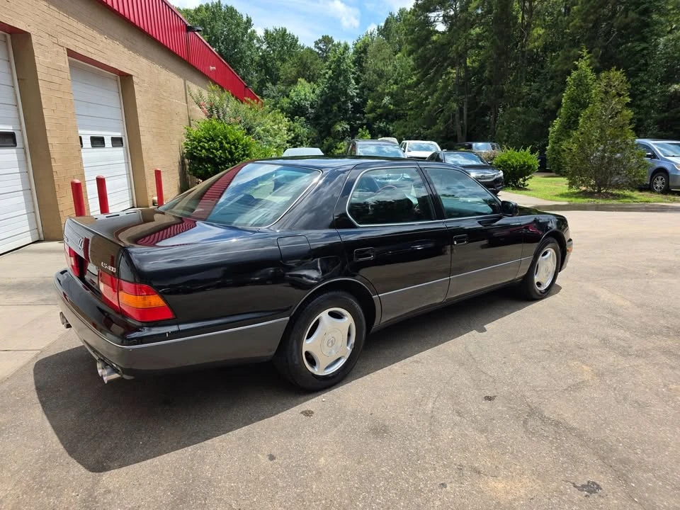 1999 Lexus LS 2nd Gen - Image 12 of 19
