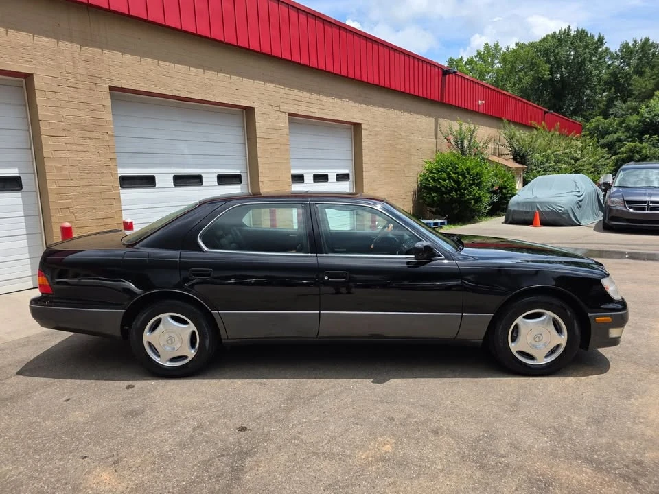 1999 Lexus LS 2nd Gen - Image 10 of 19