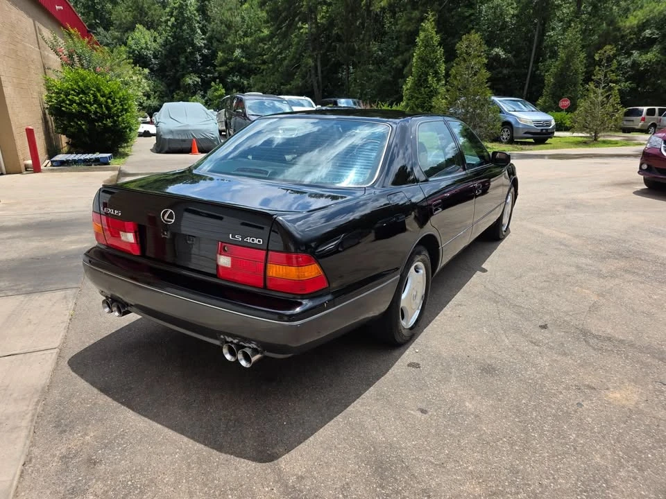 1999 Lexus LS 2nd Gen - Image 14 of 19