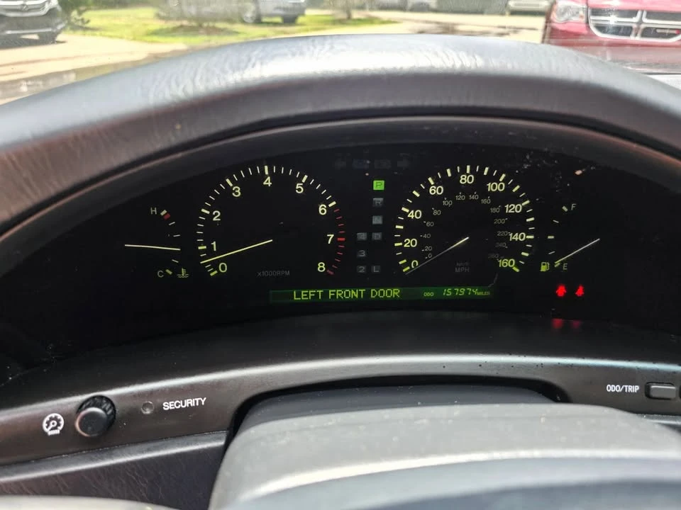 1999 Lexus LS 2nd Gen - Image 19 of 19