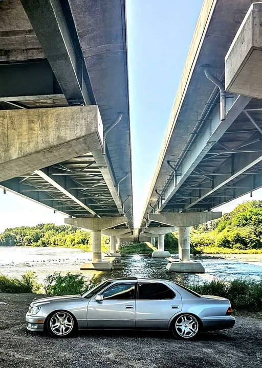 1999 Lexus LS 2nd Gen - Image 9 of 9