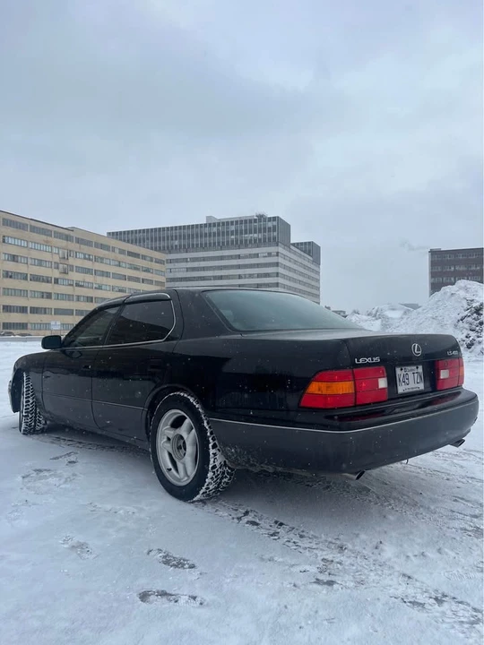 1999 Lexus LS 2nd Gen - Image 3 of 12