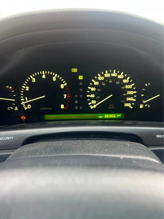 1999 Lexus LS 2nd Gen - Image 10 of 12