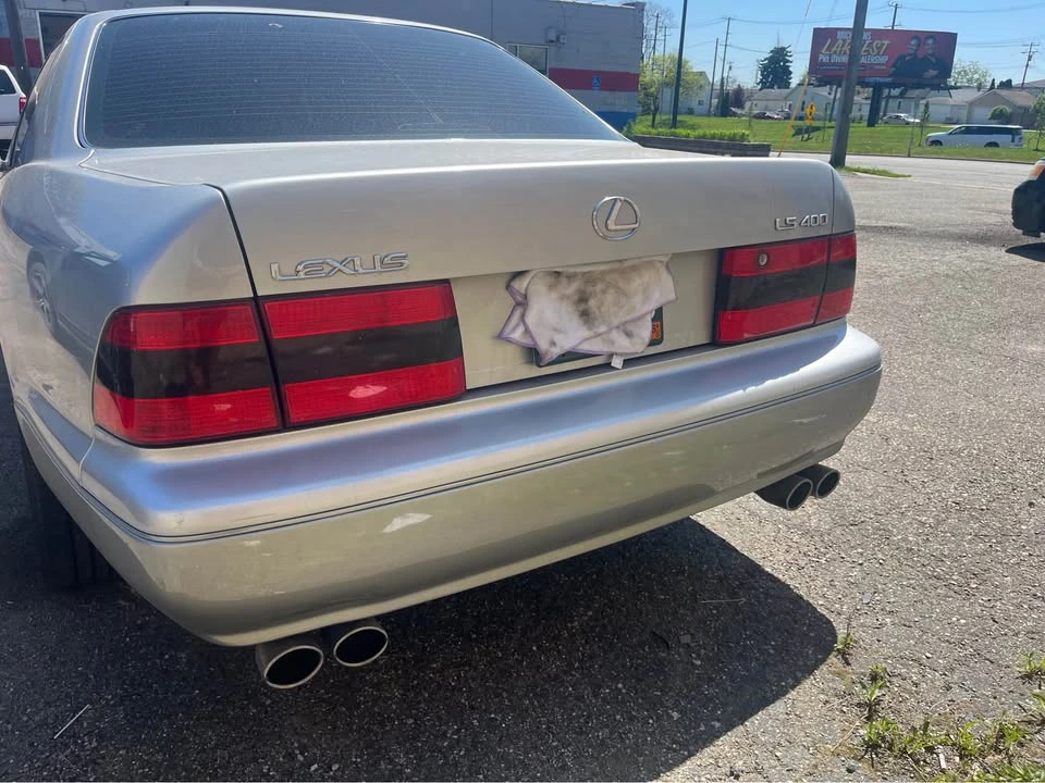 1999 Lexus LS 2nd Gen - Image 10 of 10