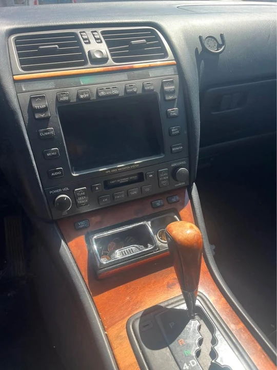 1999 Lexus LS 2nd Gen - Image 7 of 10