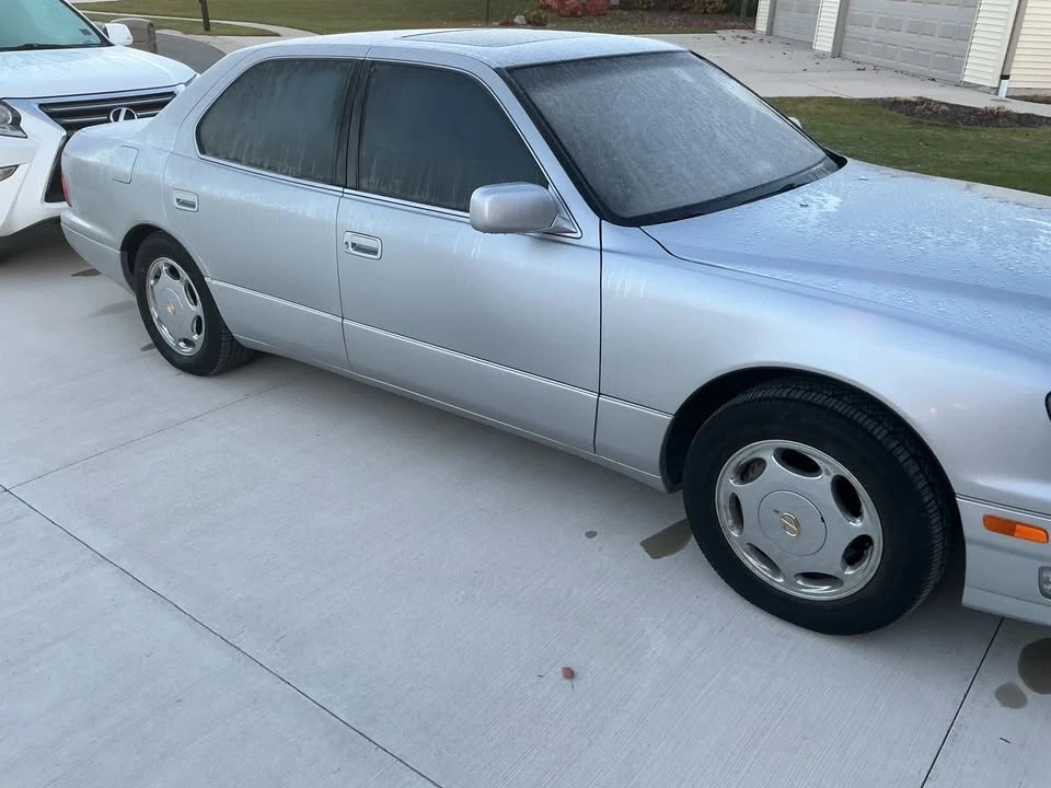 1999 Lexus LS 2nd Gen - Image 3 of 3