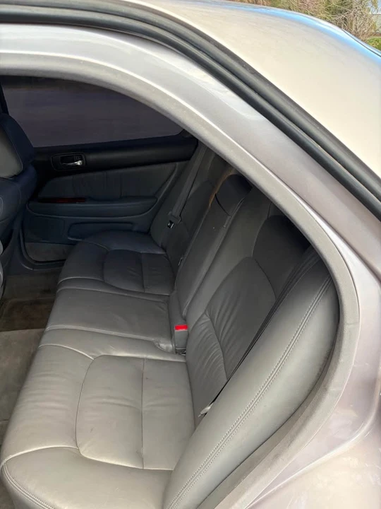 1999 Lexus LS 2nd Gen - Image 9 of 20