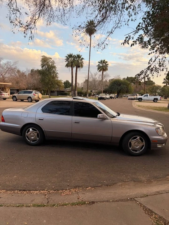 1999 Lexus LS 2nd Gen - Image 5 of 20