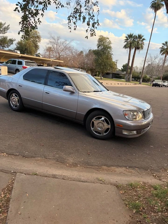 1999 Lexus LS 2nd Gen - Image 11 of 20