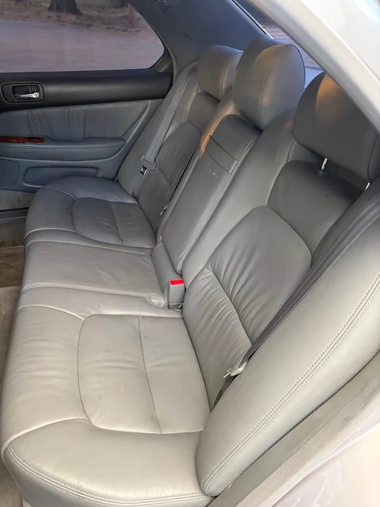 1999 Lexus LS 2nd Gen - Image 10 of 20