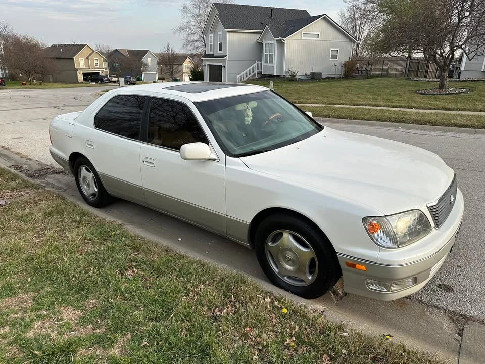 1999 Lexus LS 2nd Gen - Image 3 of 17