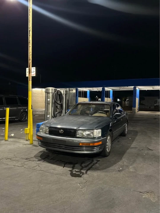 1999 Lexus LS 2nd Gen - Image 3 of 4