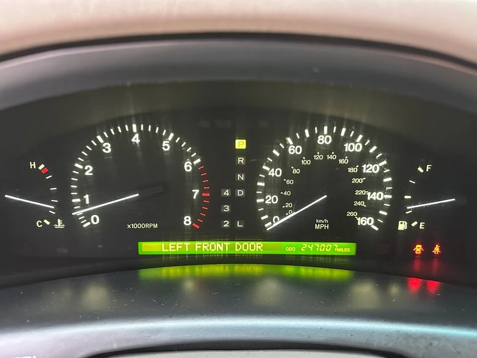 1999 Lexus LS 2nd Gen - Image 16 of 17