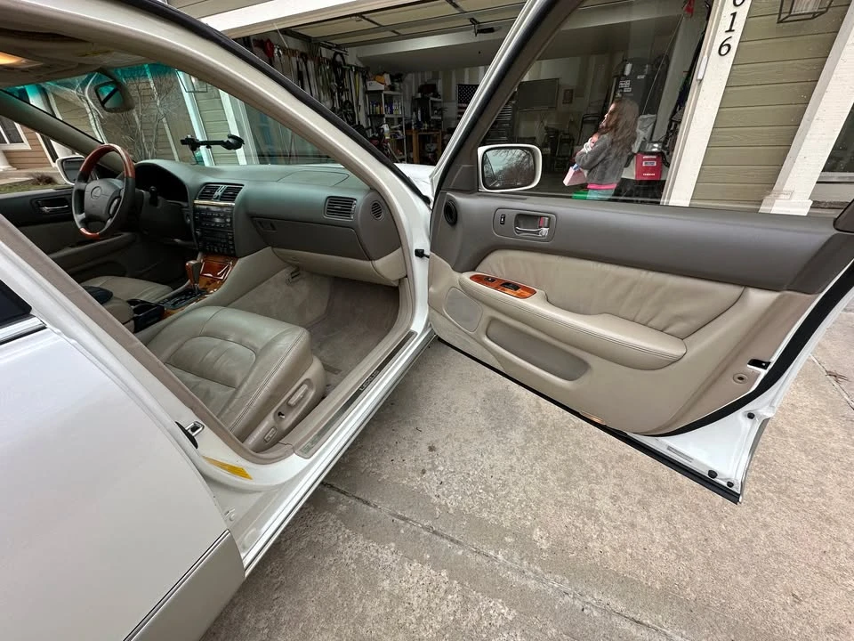 1999 Lexus LS 2nd Gen - Image 14 of 17