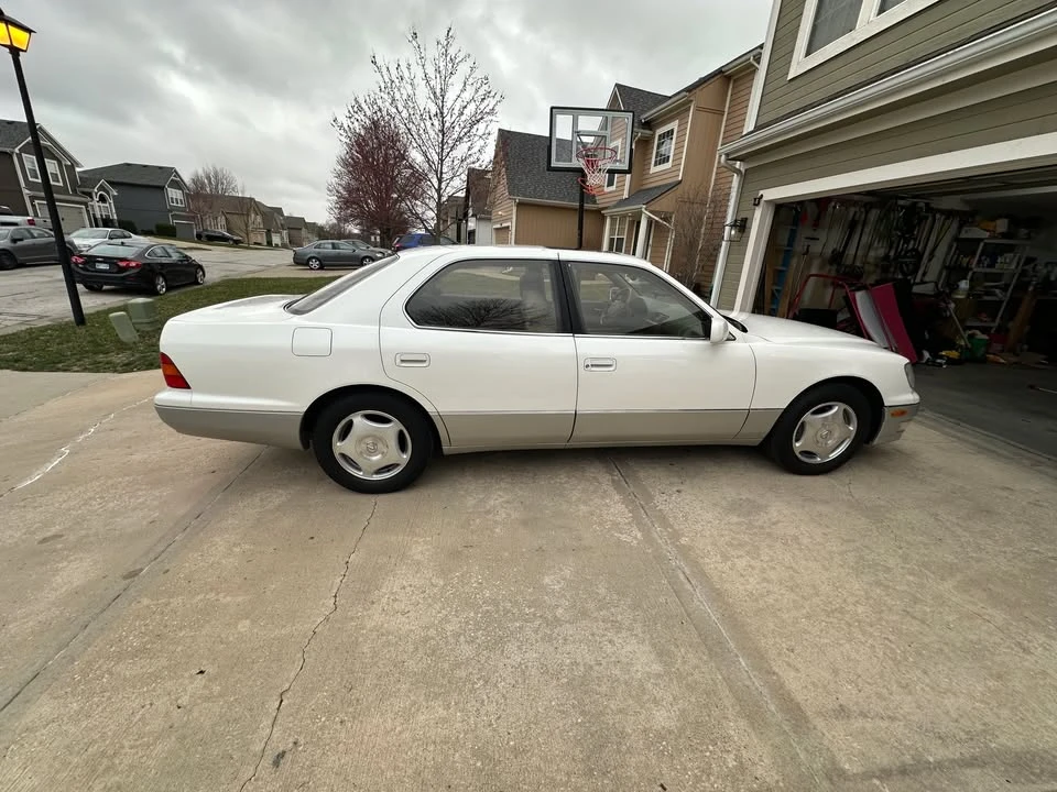 1999 Lexus LS 2nd Gen - Image 4 of 17
