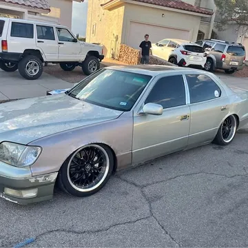 1999 Lexus LS400