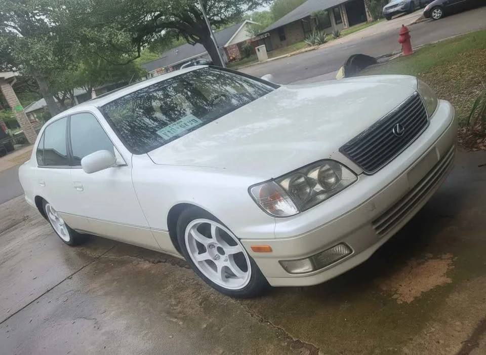 1999 Lexus LS 2nd Gen - Image 2 of 3