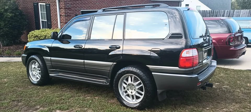 1999 Lexus LX 2nd Gen - Image 4 of 9