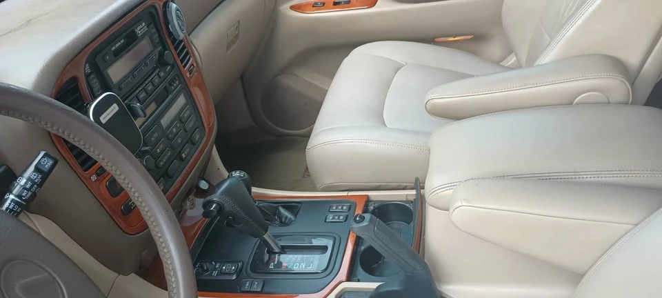 1999 Lexus LX 2nd Gen - Image 7 of 9