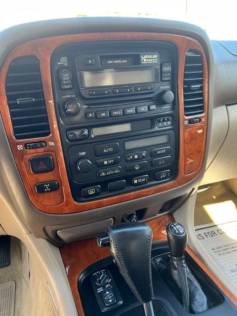 1999 Lexus LX 2nd Gen - Image 5 of 17