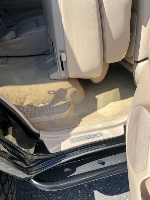 1999 Lexus LX 2nd Gen - Image 11 of 17