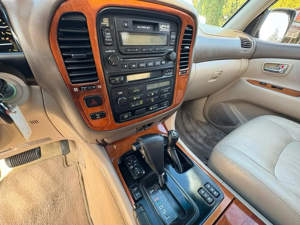 1999 Lexus LX 2nd Gen - Image 18 of 20