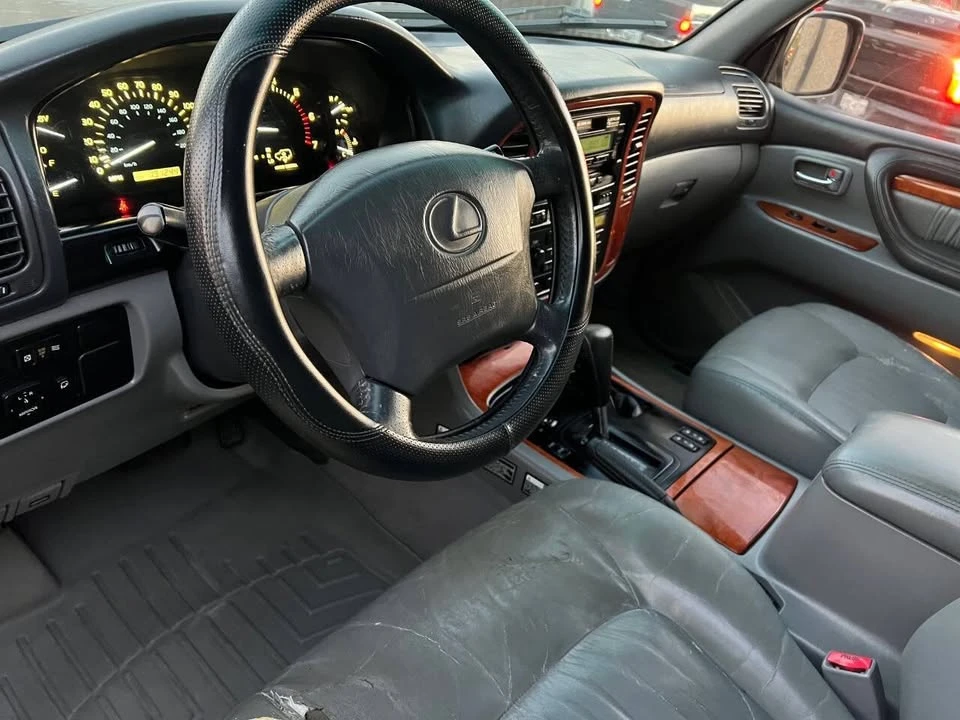 1999 Lexus LX 2nd Gen - Image 10 of 18
