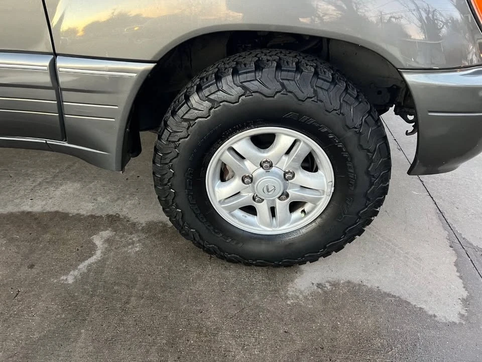 1999 Lexus LX 2nd Gen - Image 16 of 18