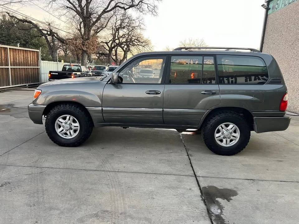 1999 Lexus LX 2nd Gen - Image 9 of 18