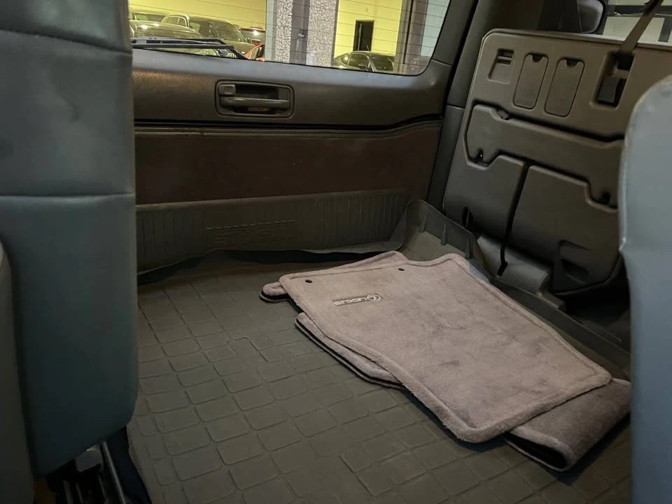 1999 Lexus LX 2nd Gen - Image 13 of 18