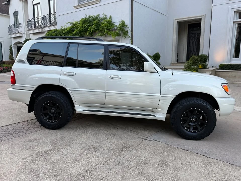 1999 Lexus LX 2nd Gen - Image 15 of 20