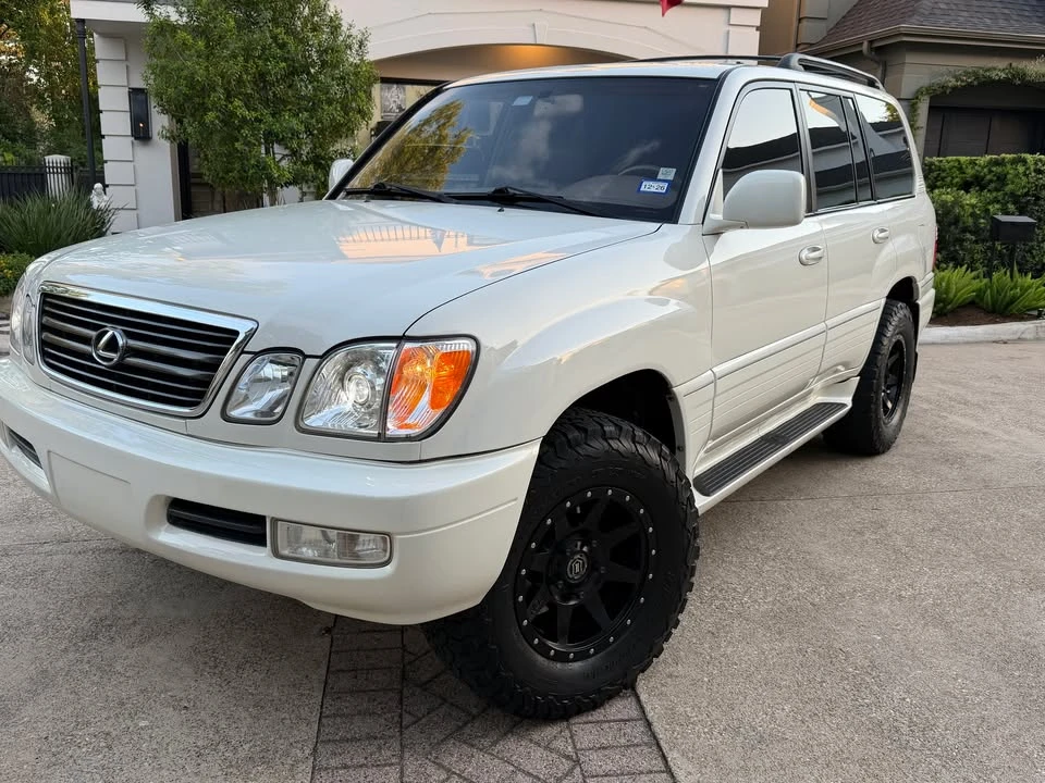 1999 Lexus LX 2nd Gen - Image 18 of 20