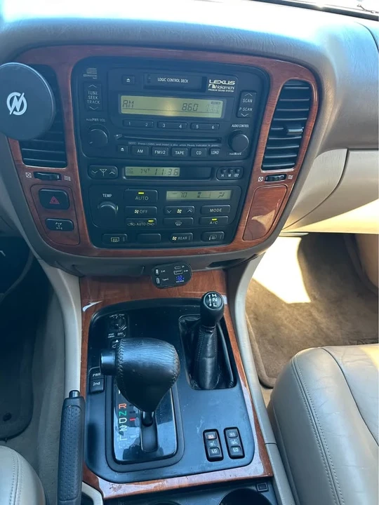 1999 Lexus LX 2nd Gen - Image 12 of 18
