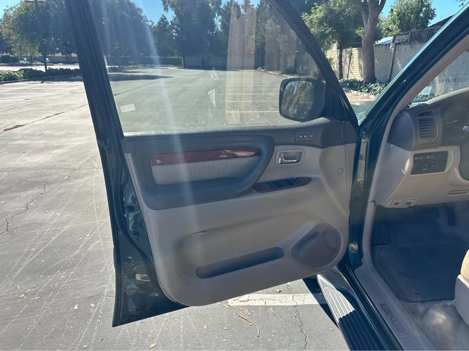 1999 Lexus LX 2nd Gen - Image 15 of 18